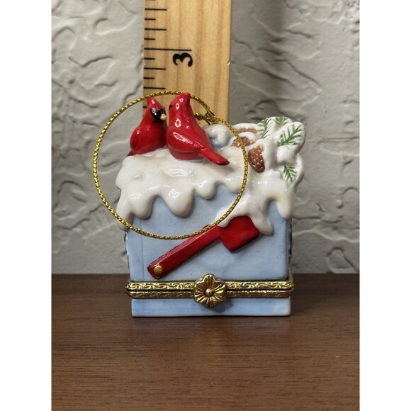 Cardinal Mailbox Hinged Surprise Gift Trinket Box Christmas Ornament Bird - Picture 7 of 7